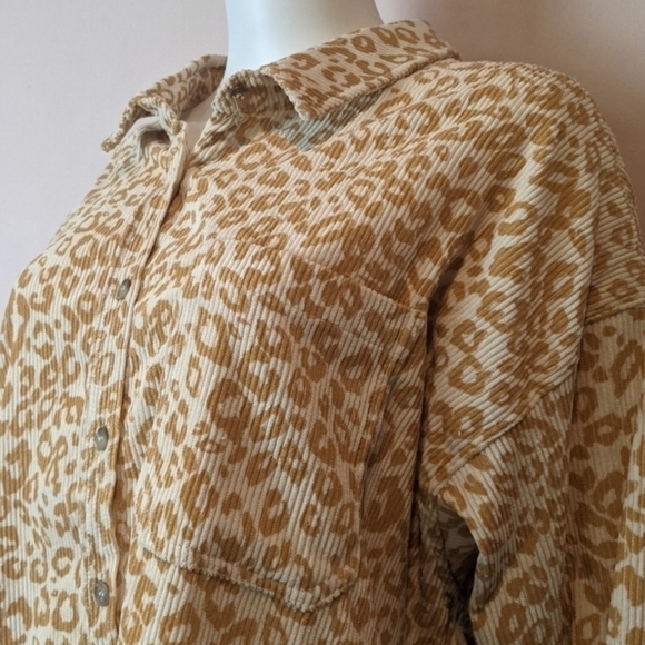 Wishlist Leopard Print Button Up Shirt Jacket with Pocket size M/L - Picture 2 of 6